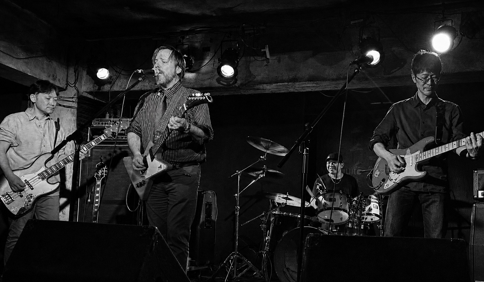 The Detox alternative rock band performing live in Hokkaido